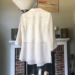 Simply Vera Wang sheer lace blouse